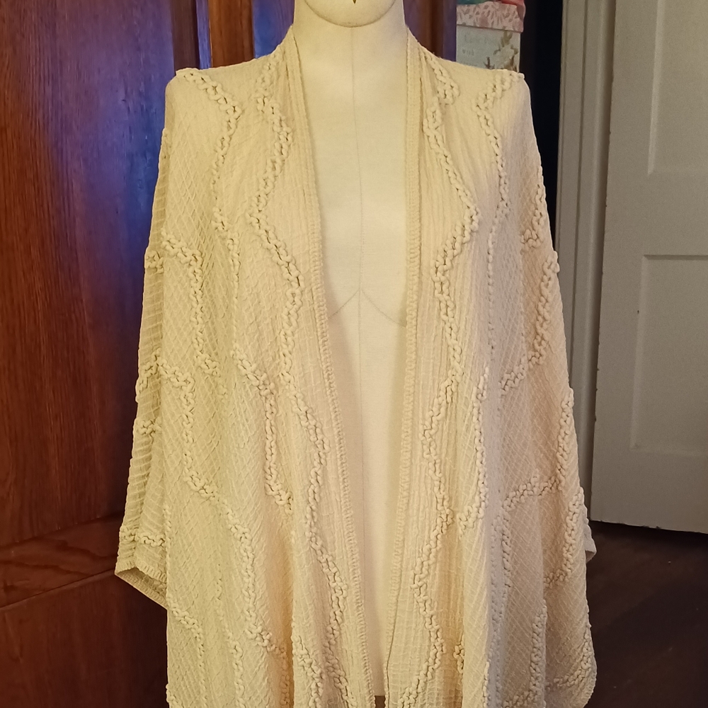 Anna&Ava Cream Wrap/Shrug NWT